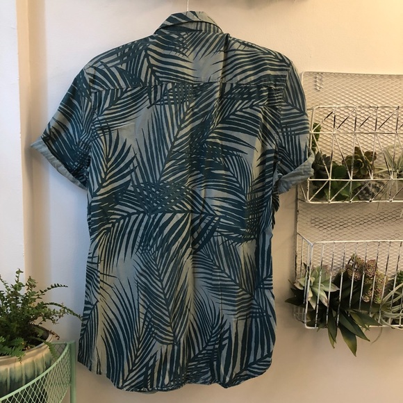 Calvin Klein Short Sleeve Button Down - Picture 2 of 5